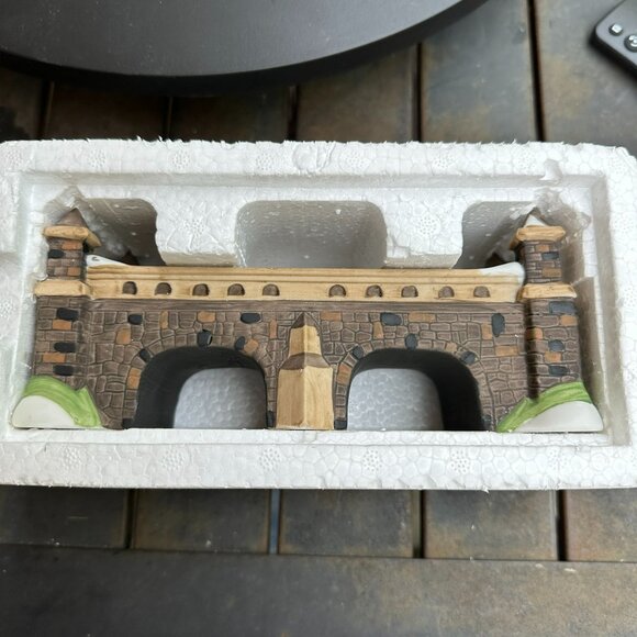 Dept 56 Stone Train Tressel, Dickens Christmas Village Decorations from 1988 - Picture 10 of 11